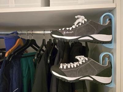 Shoe hanger