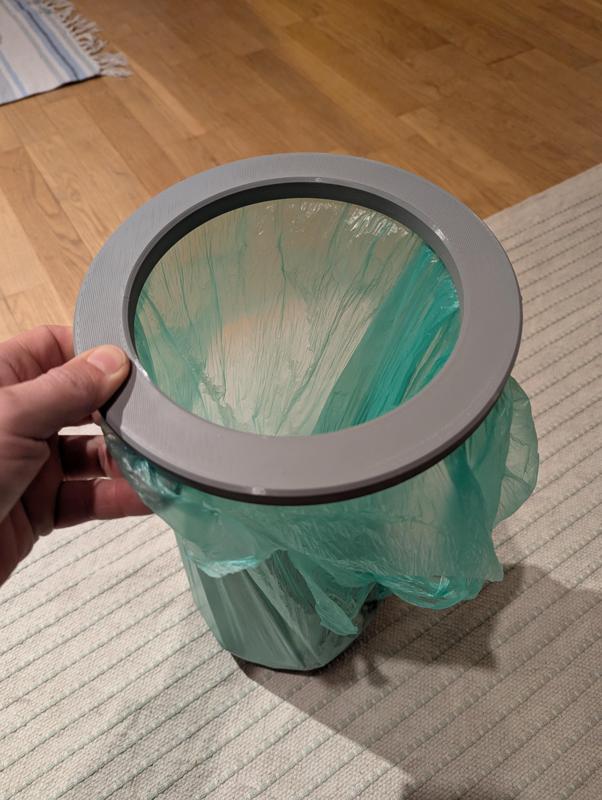 Litter bag clamp / handle