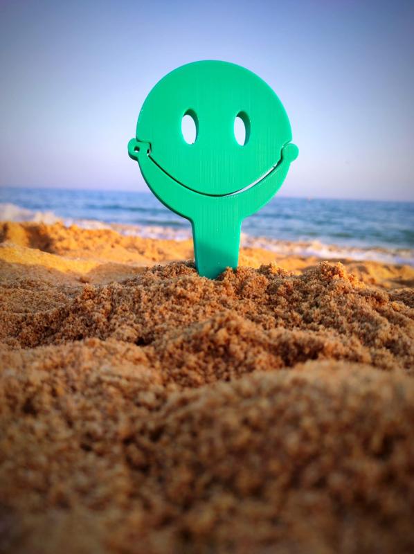 Happy Smile :) - Beach Towel Anchor - Print in Place
