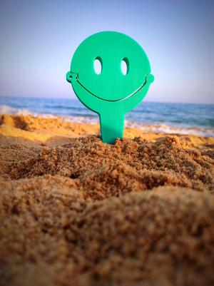 Happy Smile :) - Beach Towel Anchor - Print in Place