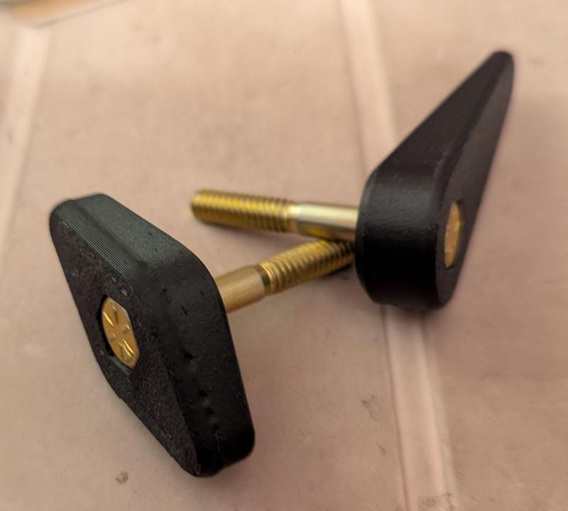 Bolt wing handle (parametric and customizable) (OpenSCAD SCAD file included)