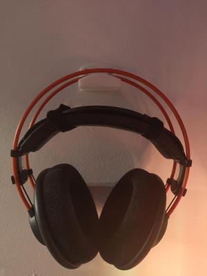 Simple Wall Mounted Headphones Hanger