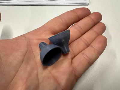 Funnel for filling flask