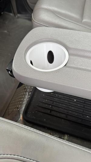 2014 Toyota Highlander - 2nd Row Cup Holder
