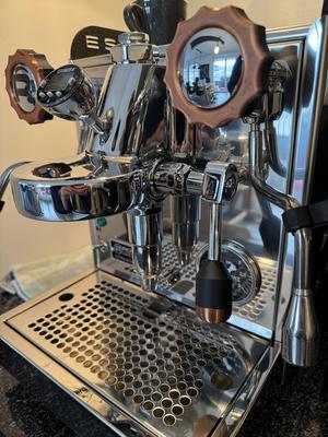 Rocket Appartamento Lever Knob