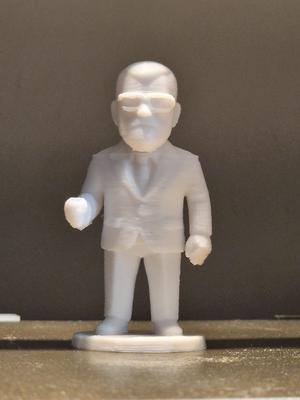 figurka Grzegorza Brauna