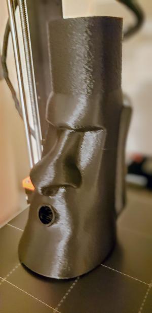 Moai Water Pipe