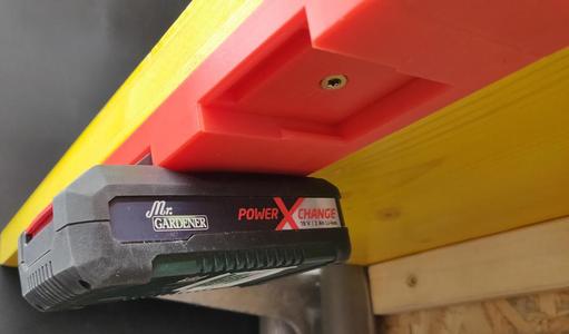 Remix: Einhell / Mr. Gardener Wallmount for Power X-Change Batteries