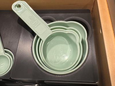 3x3 8U measuring cup bin 