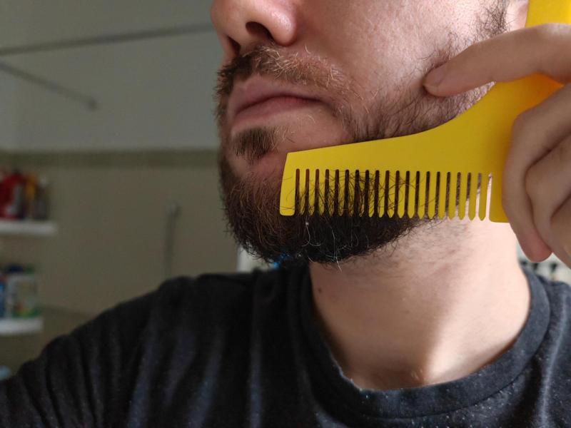 Beard shaping tool