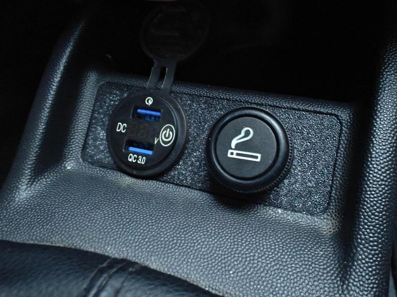 Opel/Vauxhall Corsa C Cigarette + USB + Voltmeter Socket