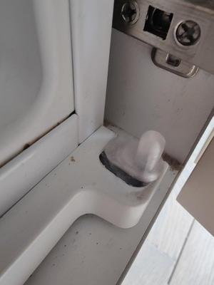 Siemens KL24RA20/02 fridge door hinges