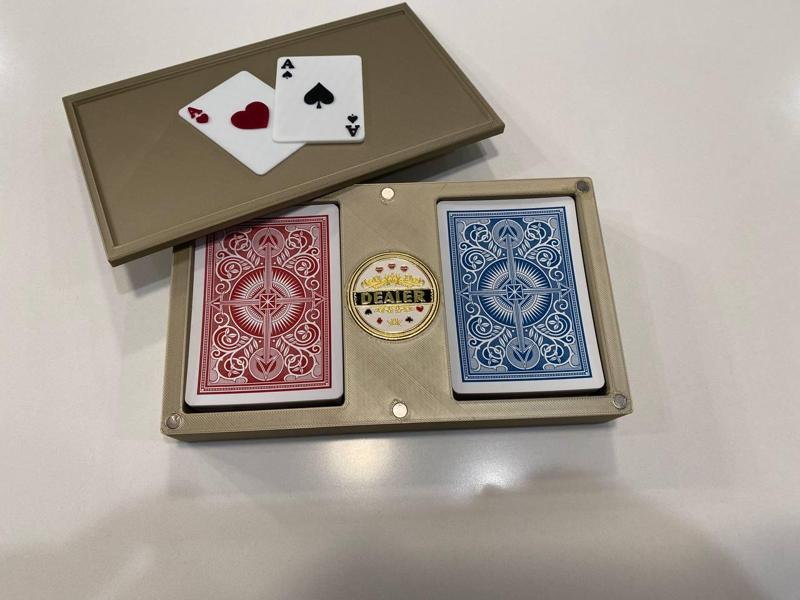 Magnetic Poker Case