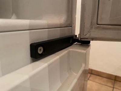 Refrigerator Hinge