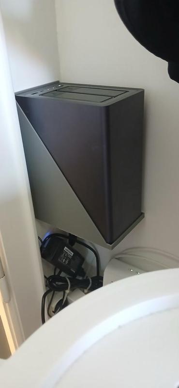 Ugreen DXP2800 Vertical Mount
