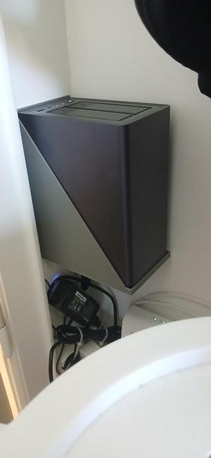 Ugreen DXP2800 Vertical Mount